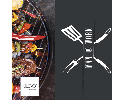 Grill mit Fleisch, Gemüsespießen und Lileno Home Logo