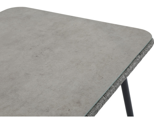 Tischplatte eines Gartentisches