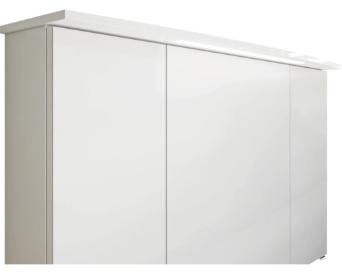 Weißer Kleiderschrank mit Beleuchtung