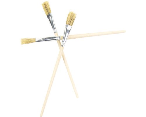 Drei Pinsel mit Holzstiel und Borsten