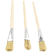 Drei Lackierpinsel mit Holzgriff und Naturborsten