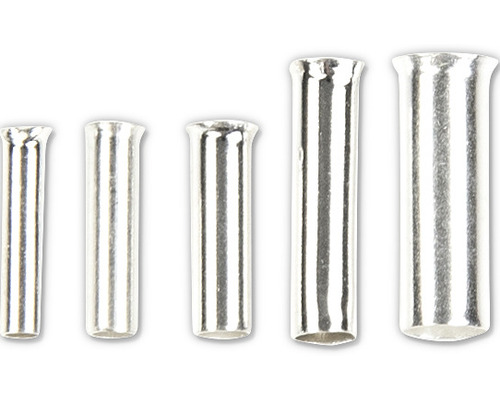Verschiedene Aderendhülsen aus Metall