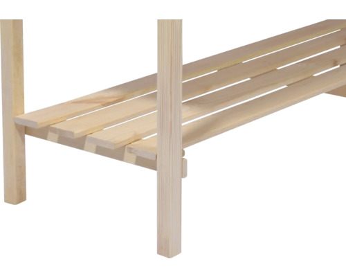 Detailansicht eines Holzregals mit Lattenrostböden