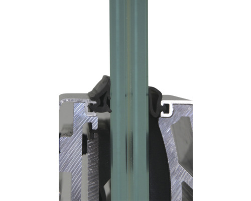 Detailansicht eines Fensterprofils mit Glas und Dichtung