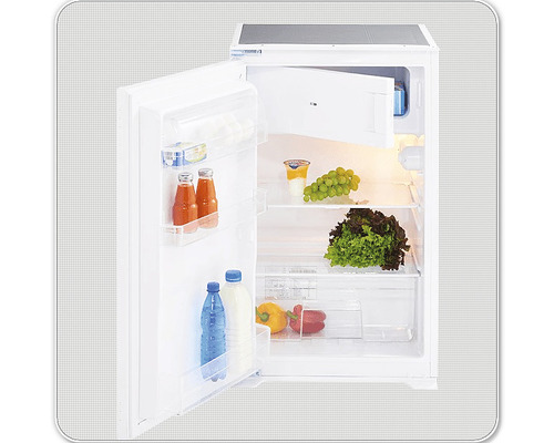 Geöffneter Kühlschrank mit Lebensmitteln