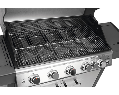 Gasgrill mit Grillrost und Bedienknöpfen