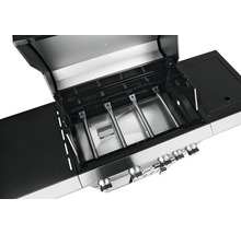 Gasgrill mit geöffnetem Deckel und Edelstahlbrennern