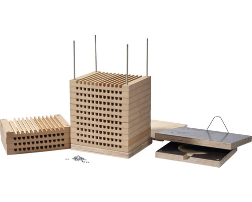 Insektenhotel-Bausatz aus Holz mit Bohrungen