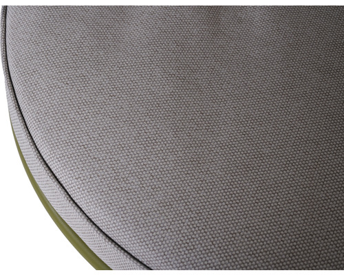 Detailansicht eines Stuhls mit Stoffbezug