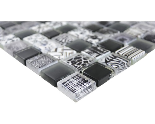 Mosaikfliese aus Glas und Naturstein