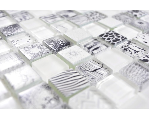 Mosaikfliesen aus Glas mit verschiedenen Mustern