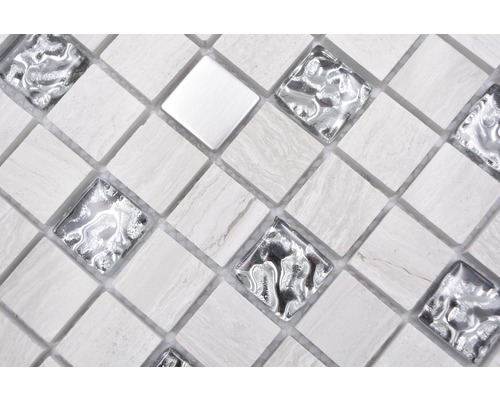 Mosaikfliesen mit Glas- und Steinelementen