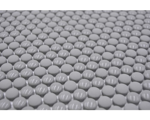 Fliesenmatte mit runden Mosaiksteinen