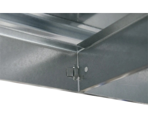 Detailansicht eines Metallrahmens mit Befestigungsclip