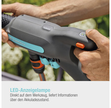 Gardena Gartengerät in Verwendung, Detailaufnahme der Bedienelemente