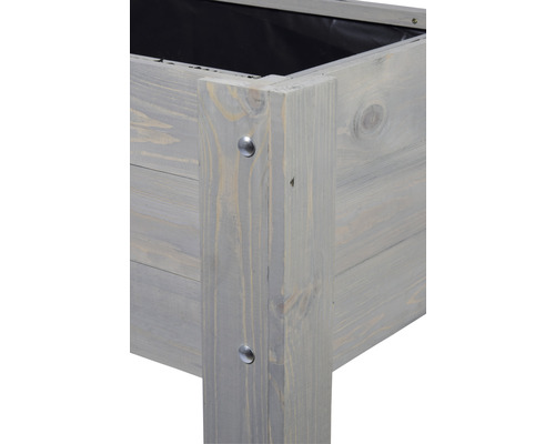 Detailansicht eines Hochbeets aus Holz