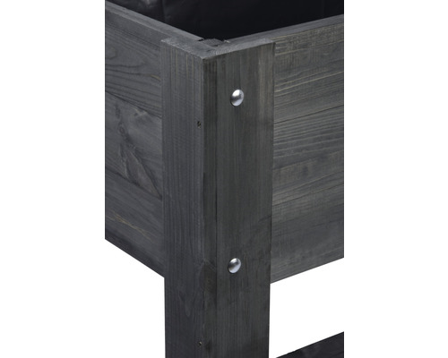 Detailansicht eines Hochbeets aus Holz