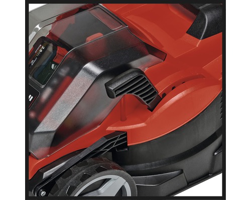 Detailansicht eines Rasenmähers mit Akku