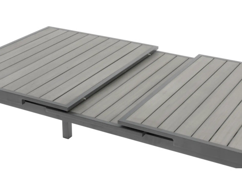 Detailansicht eines Gartentisches mit Ausziehfunktion