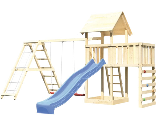 Spielplatz mit Schaukel, Rutsche und Kletterwand aus Holz