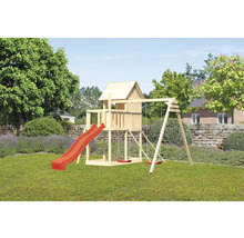 Holzspielturm mit Rutsche und Schaukel im Garten