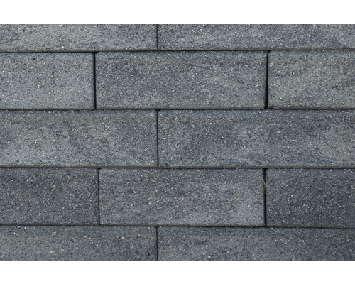 Graue Pflastersteine im Mauerverband