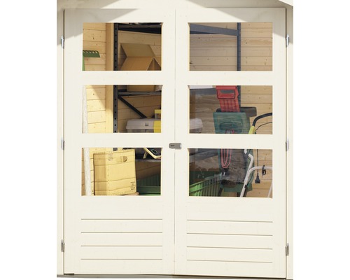 Doppeltür mit Fenstern für ein Gartenhaus, Blick ins Innere mit Regalen und Gartengeräten