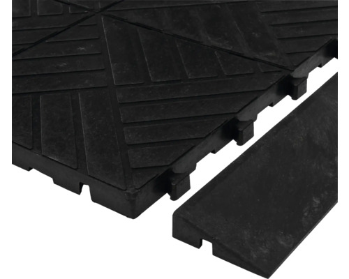 Bodenfliesen aus Gummi mit Rampe