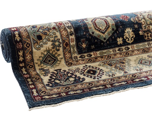 Gerollter Teppich mit Muster