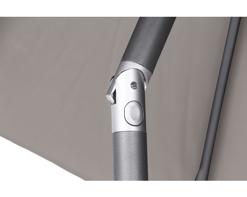 Detailansicht eines Sonnenschirms mit Kippmechanismus