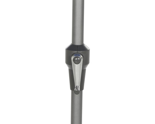 Detailansicht eines Metallrohrs mit Hebelmechanismus