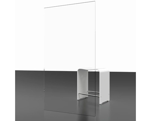 Transparente Schutzwand aus Glas neben einem weißen Hocker.