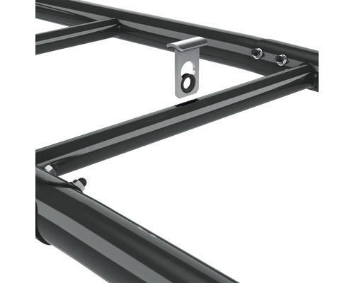 Detailansicht eines Dachträgers aus Metall