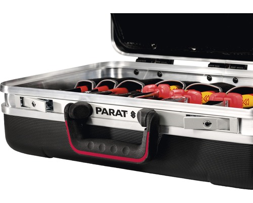 Geöffneter Werkzeugkoffer der Marke Parat mit Werkzeugen