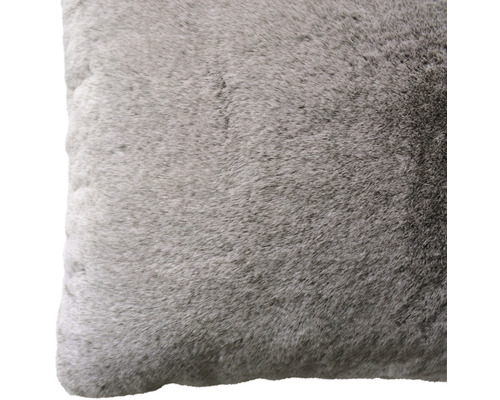 Dekokissen mit Fellstruktur