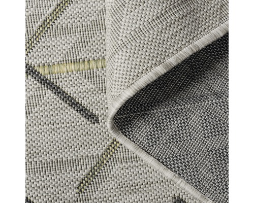 Detailansicht eines grauen Outdoor Teppichs mit geometrischem Muster