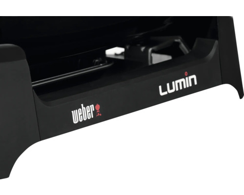 Detailansicht des Weber Lumin Elektrogrills mit Weber Logo