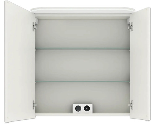 Geöffneter Spiegelschrank mit zwei Glasböden und Steckdose