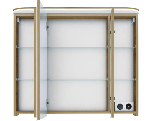 Geöffneter Spiegelschrank mit Glasböden und Steckdosen