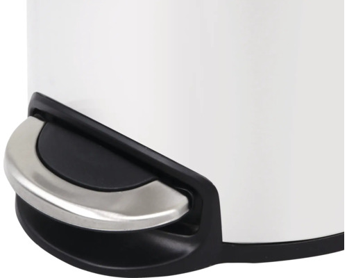 Detailansicht des Fußpedals eines Abfalleimers