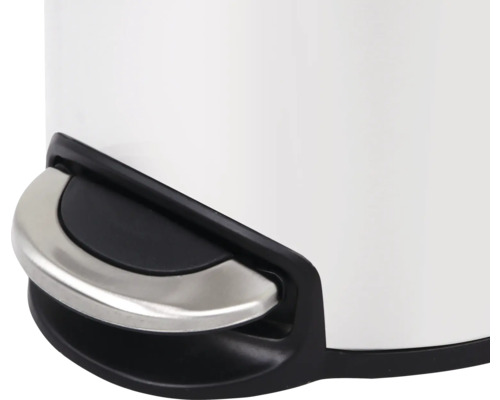 Detailansicht eines Tretabfallbehälters mit Fußpedal