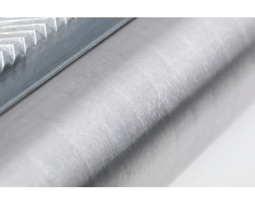 Nahaufnahme eines Metallhobelkörpers mit Zahnstruktur