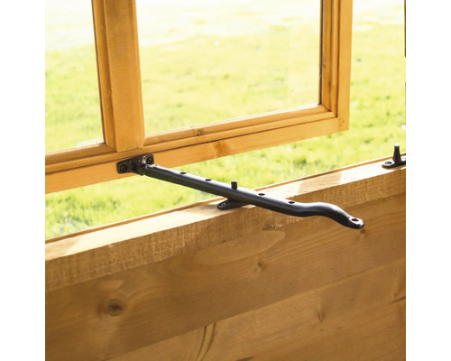 Fenster mit Fensterfeststeller aus Metall