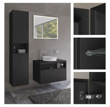 Badezimmer mit Waschtisch, Spiegelschrank und Hochschrank in dunkler Ausführung
