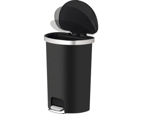 Schwarzer Treteimer mit offenem Deckel