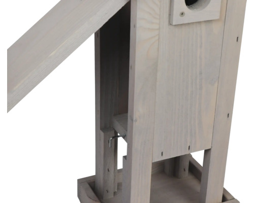 Vogelhaus aus Holz mit Einflugloch