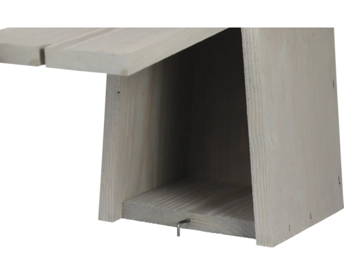 Holz-Nistkasten mit offenem Deckel