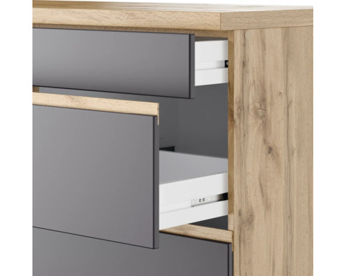 Kommode mit grauen Schubladen und Holzoptik