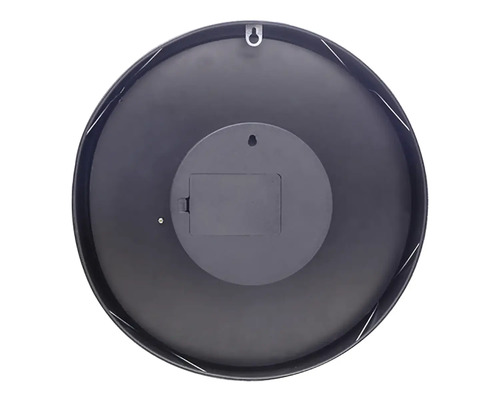 Rückseite einer Wanduhr mit Aufhängung und Batteriefach