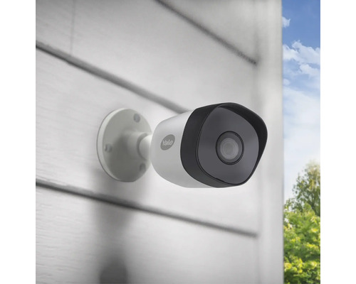 Überwachungskamera zur Wandmontage mit Yale Logo